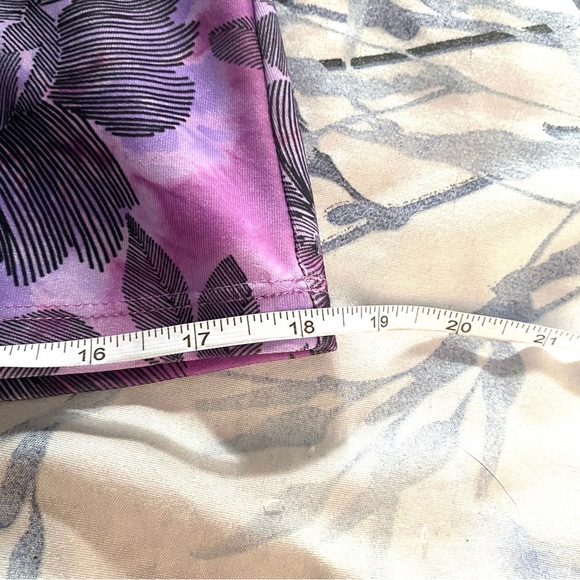 New Balance Womens Athletic Purple Floral Tank Top  Built In Bra Sz Medium - Picture 9 of 9